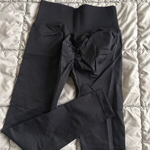 Black High-Waisted Butt Scrunch Leggings